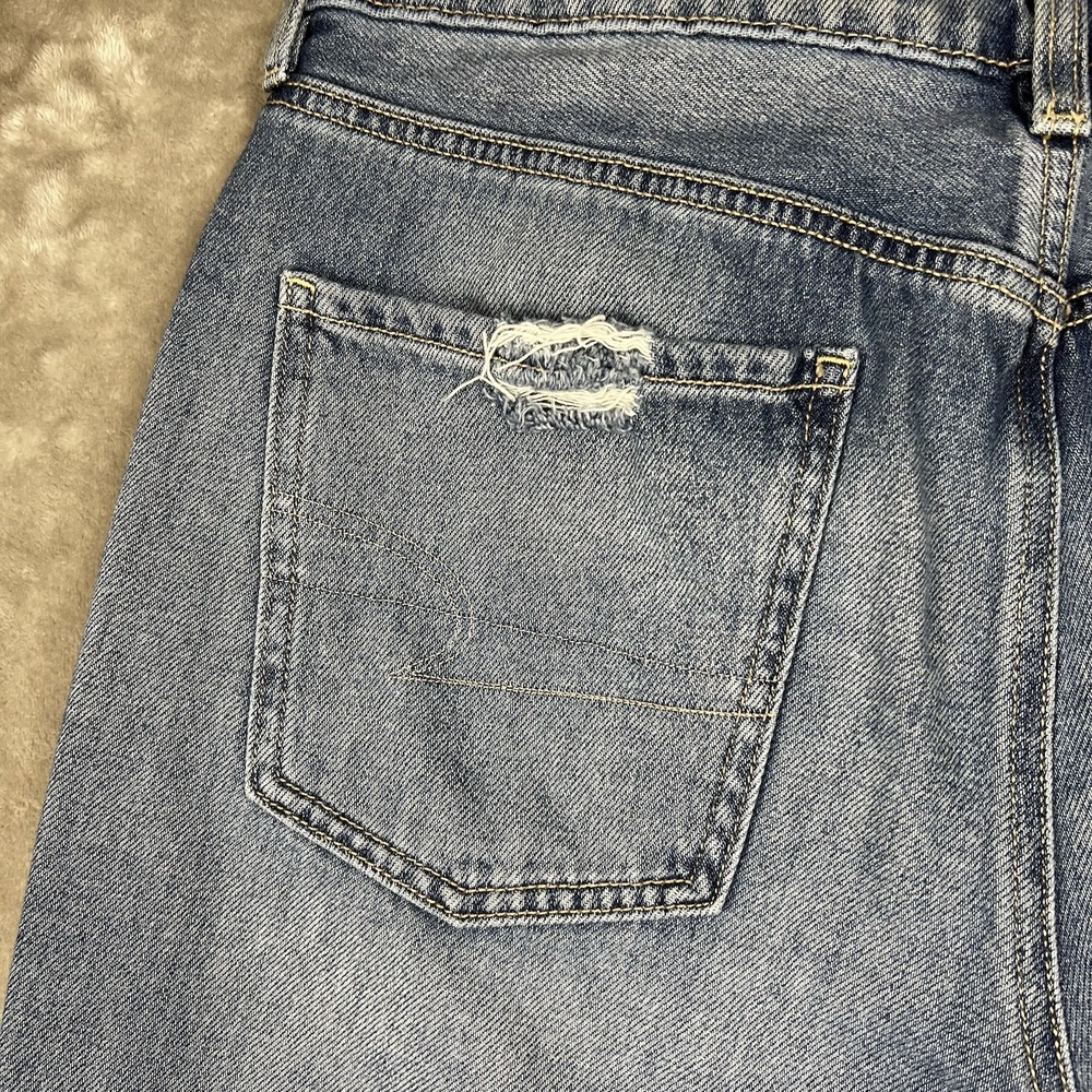 American Eagle Tomgirl Jeans Size 10 Regular Medium Wash Straight Button Fly - Picture 9 of 16